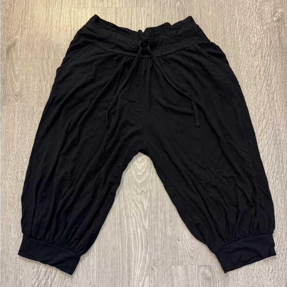 Women's Black Capri Jogger Pants